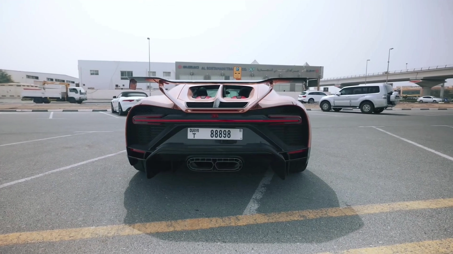 Bugatti Chiron {Andrew Tate x Mike Thurston} (Live) - Wallpaper screenshot - Seelen UI