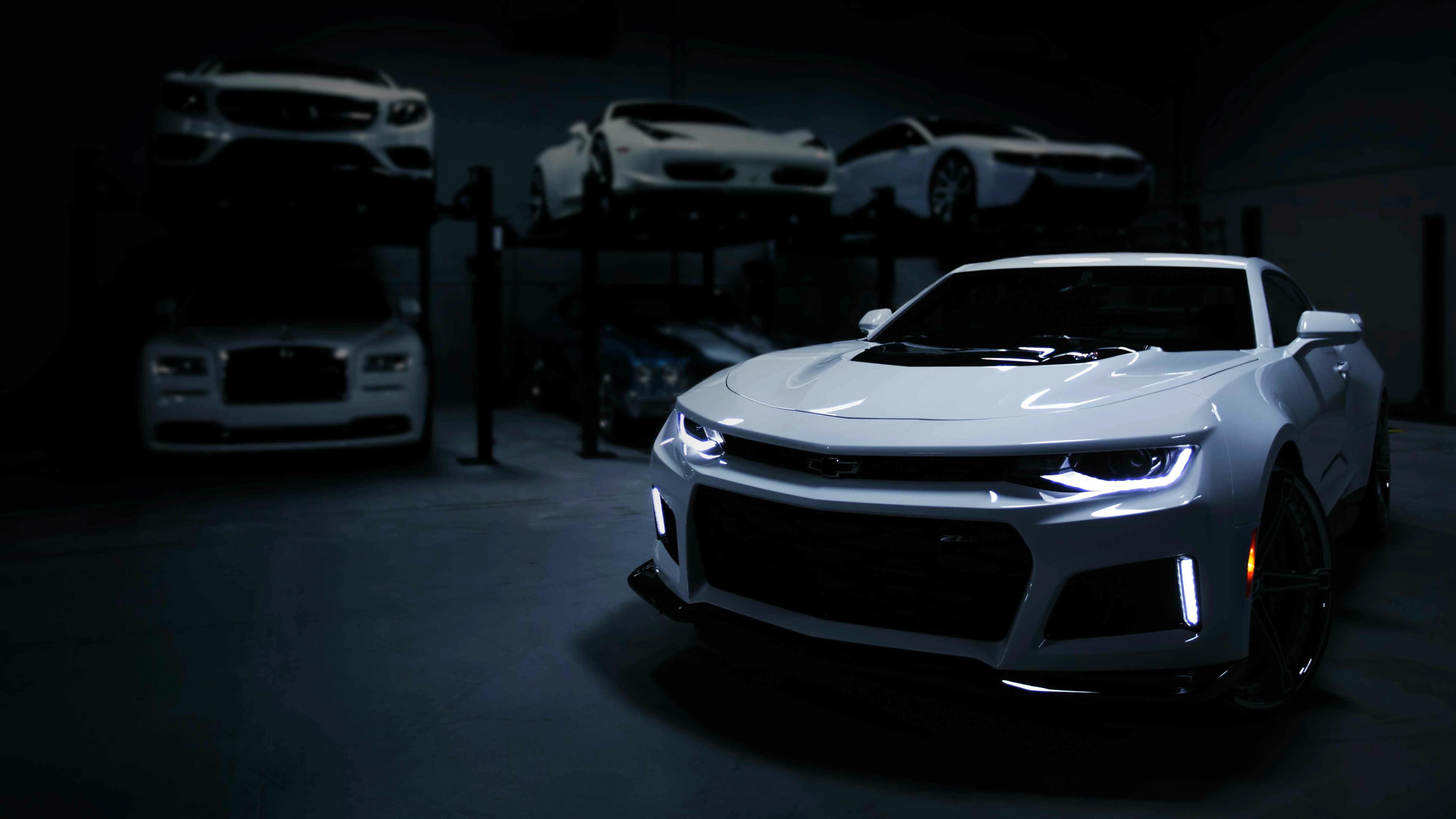 Camero in Garage (Static) - Wallpaper screenshot - Seelen UI