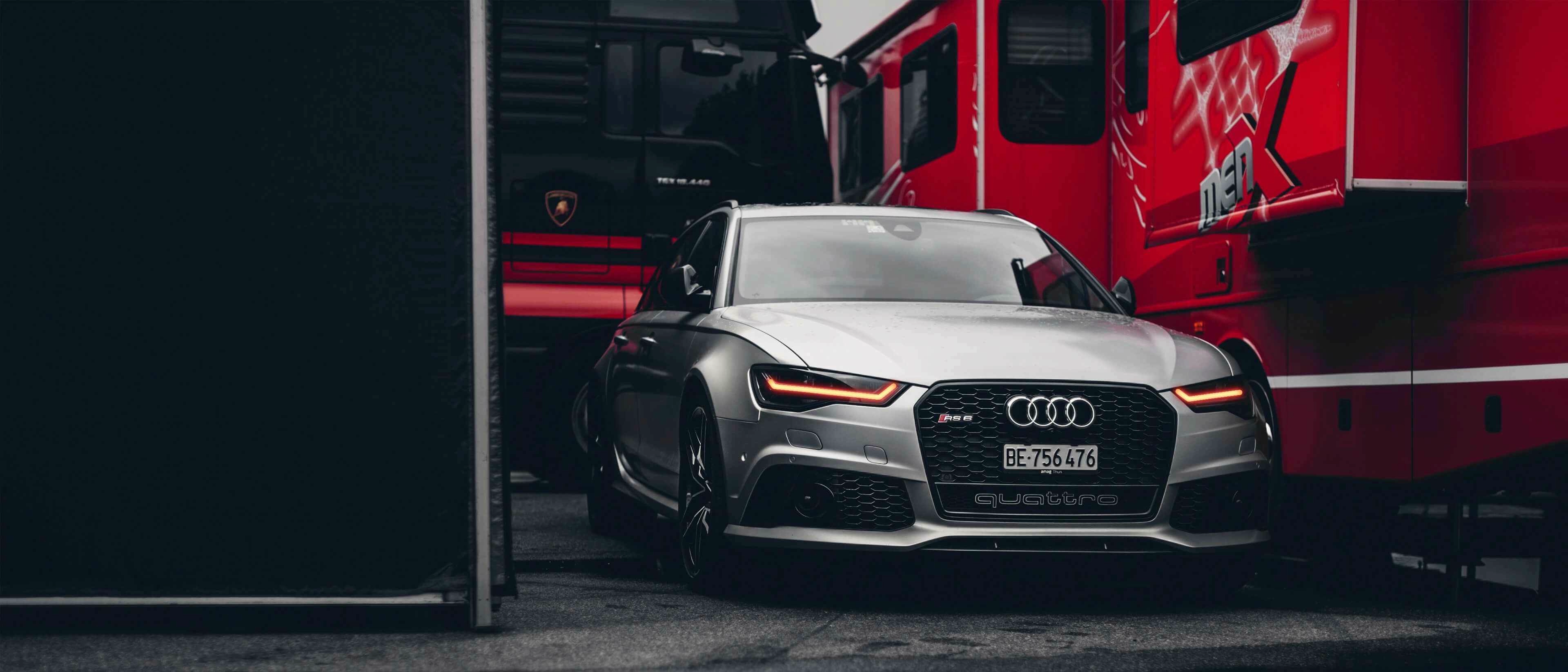 Audi RS6 Hazard Lights (Live) banner
