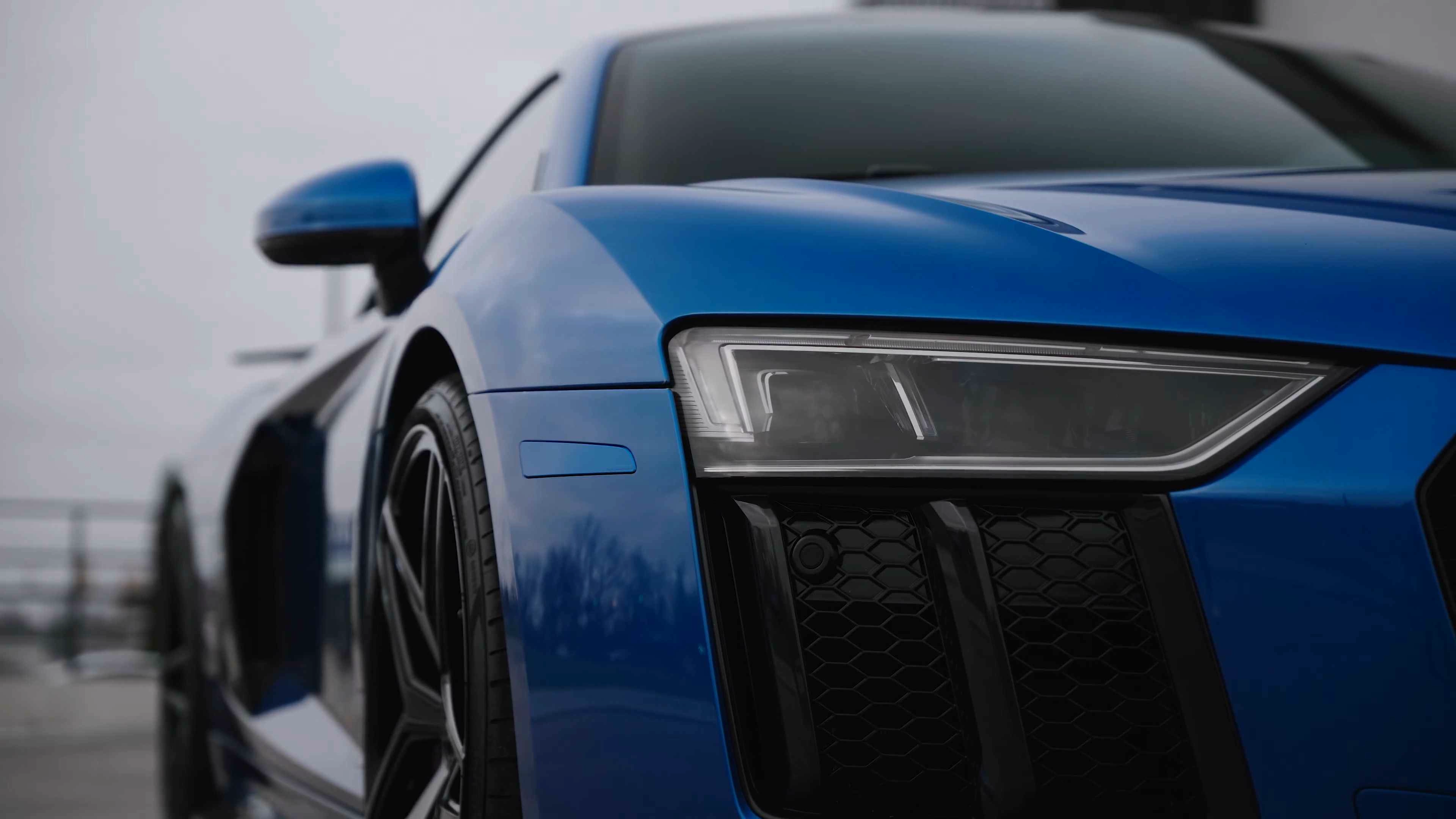 Audi R8 (Cinematic) - Wallpaper screenshot - Seelen UI