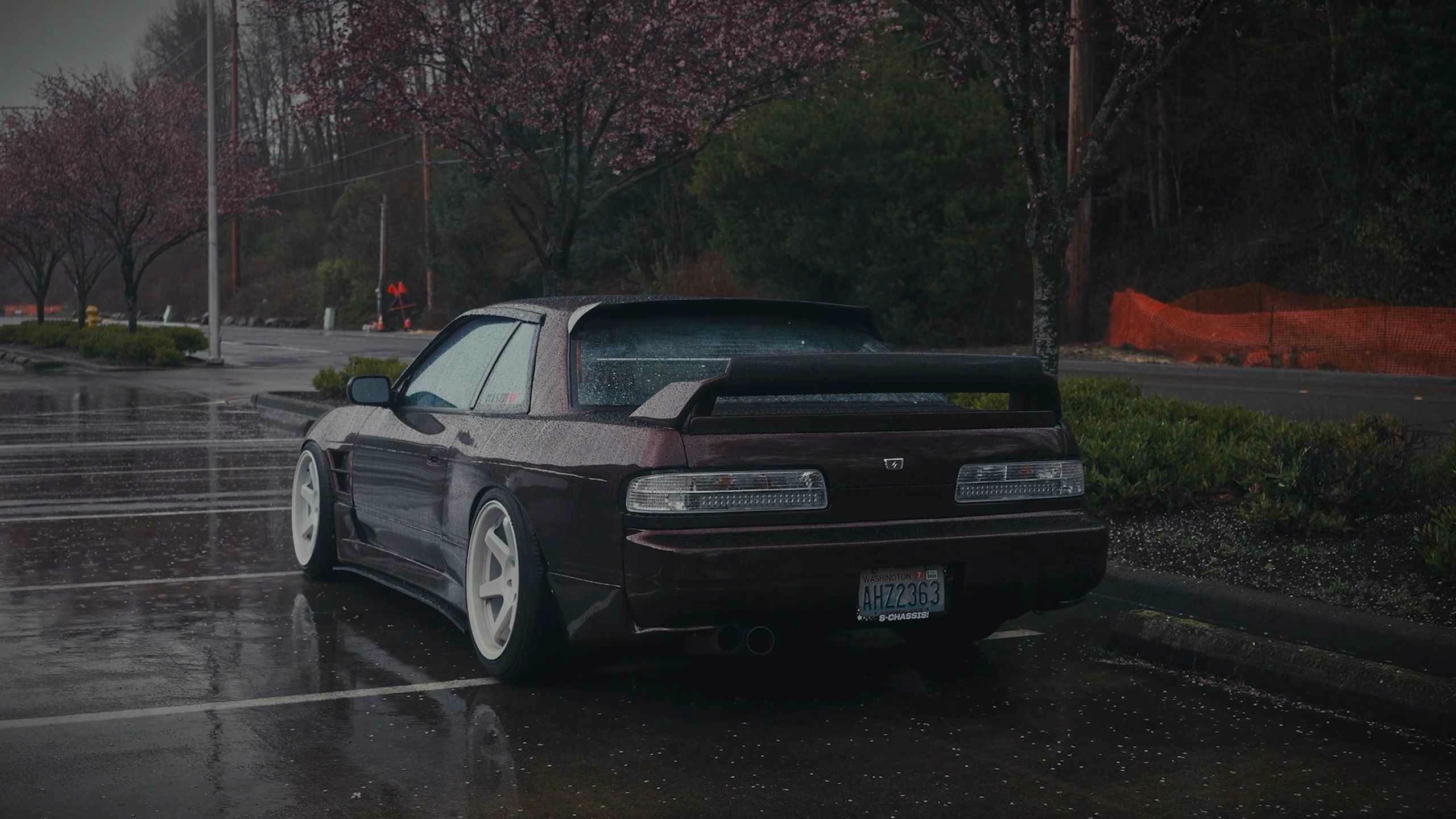 Nissan car (Cinematic) - Wallpaper screenshot - Seelen UI