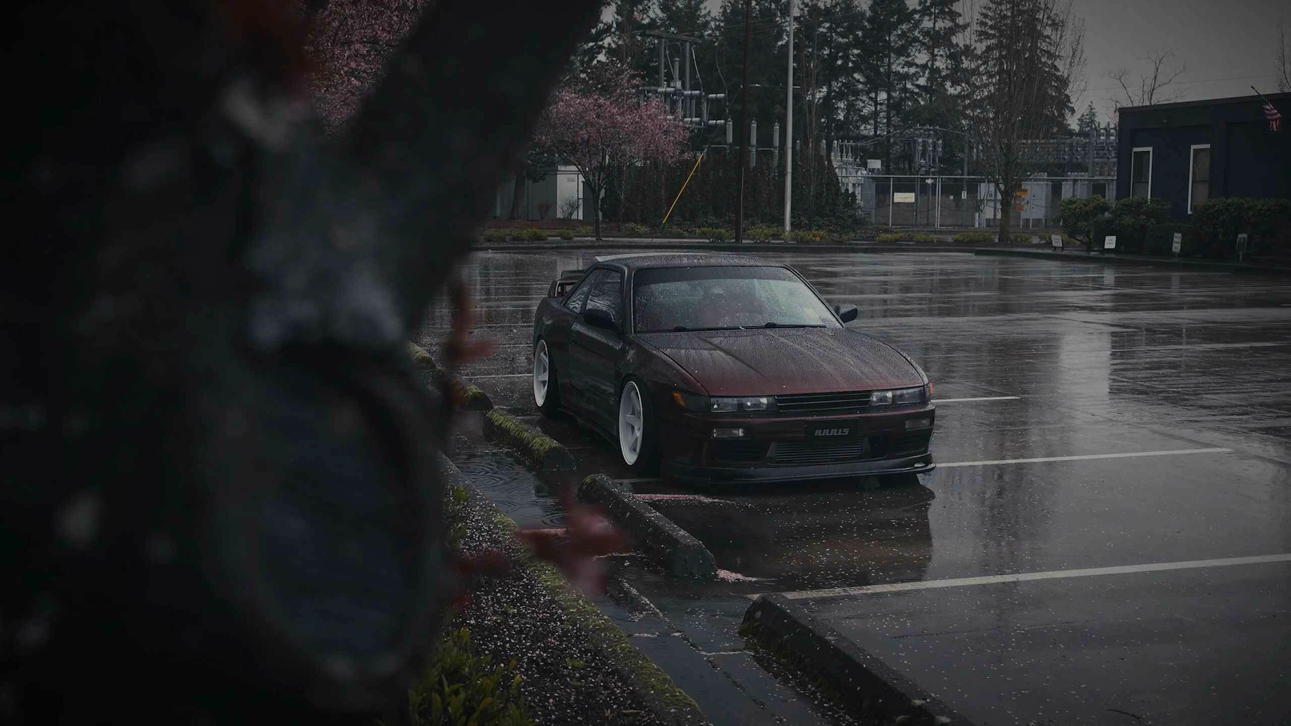 Nissan car (Cinematic) - Wallpaper screenshot - Seelen UI